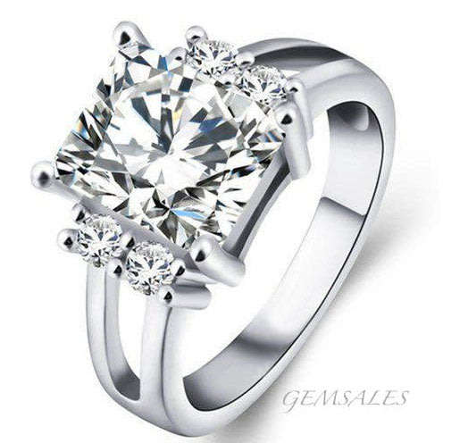 SPECTACULAR 2.5ct EMERALD CUT SIM DIAMOND CZ   SIZE    5.75   -   L 1/2   -   51mm