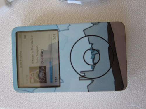 iPod Video 80GB (5th Generation) - Practically new [With sticker skin, cover, earphones and USB conn