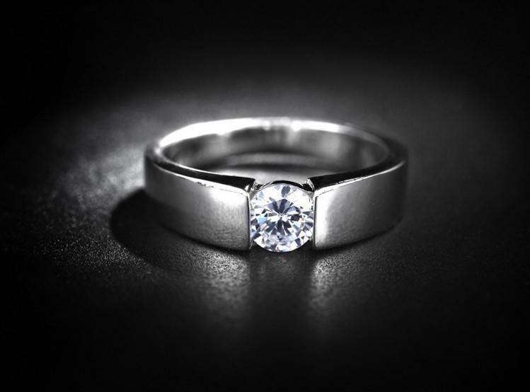 ELEGANT 925 SILVER RING, AUSTRIAN CRYSTAL 0.8 CARAT, PLATINUM PLATED