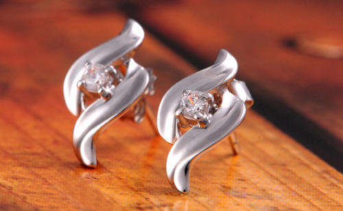 925 STERLING SILVER, AUSTRIAN CRYSTAL STUD EARRINGS