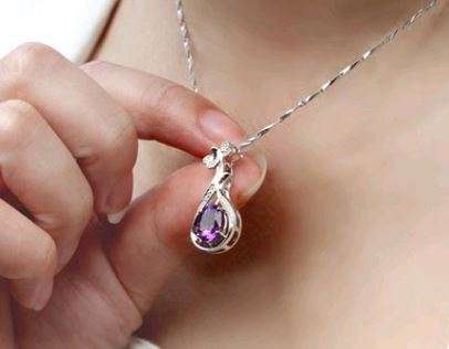 PURPLE PENDANT, AUSTRIAN CRYSTAL, PLATINUM PLATED, 50CM TWISTED SINGAPORE CHAIN