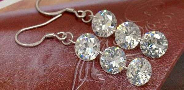 NAKED DRILL 3 AUSTRIAN CRYSTAL EARRINGS