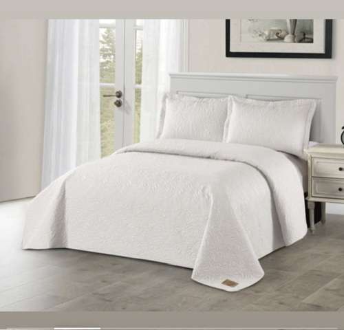 Pierre Cardin quilt with pillowcases