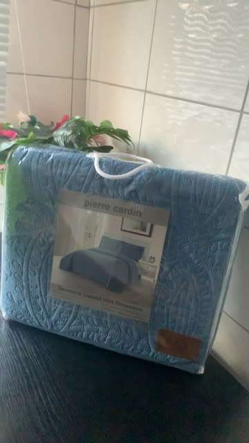 Pierre Cardin quilt with pillowcases