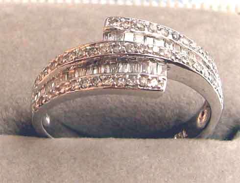 18 K Solid White Gold and Genuine Diamonds Ring