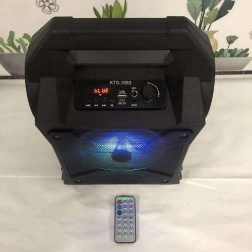 KTS-1053 Bluetooth speaker with grip. Retro design with 6-inch Led light