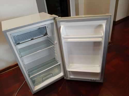Salton Bar Fridge (Energy Efficient, 110 Litres)