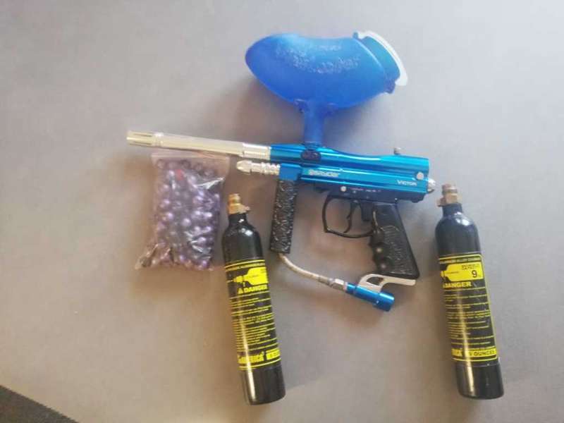 Paintball Gun with xtras