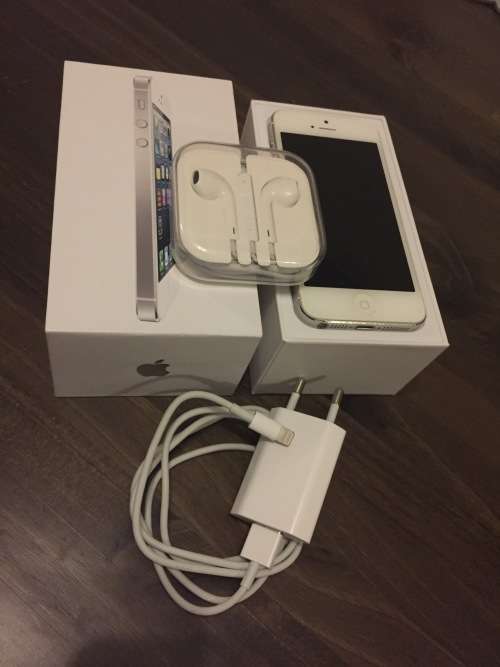 Apple iPhone 5 - Great Condition