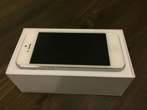Apple iPhone 5 - Great Condition