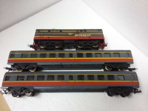 LIMA SAR Metroblitz loco & 2 Passenger coaches
