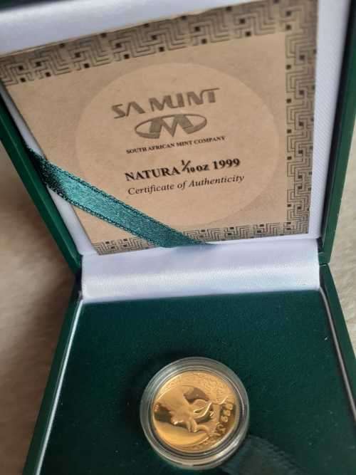 Assorted gold coins
