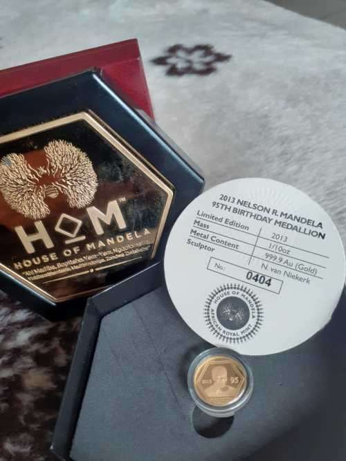 Assorted gold coins