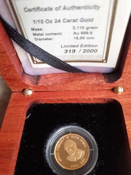 Assorted gold coins