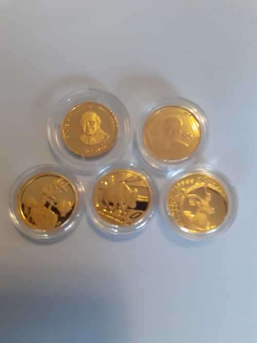Assorted gold coins
