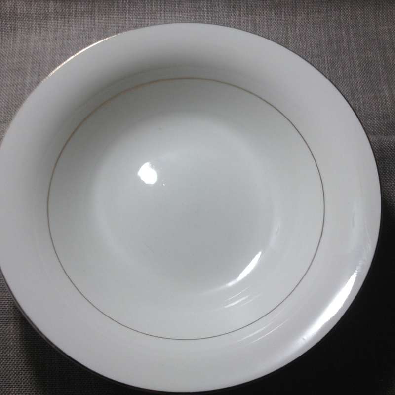 Vintage 9` Serving Bowl - Classic Gold by TIENSHAN Fine China