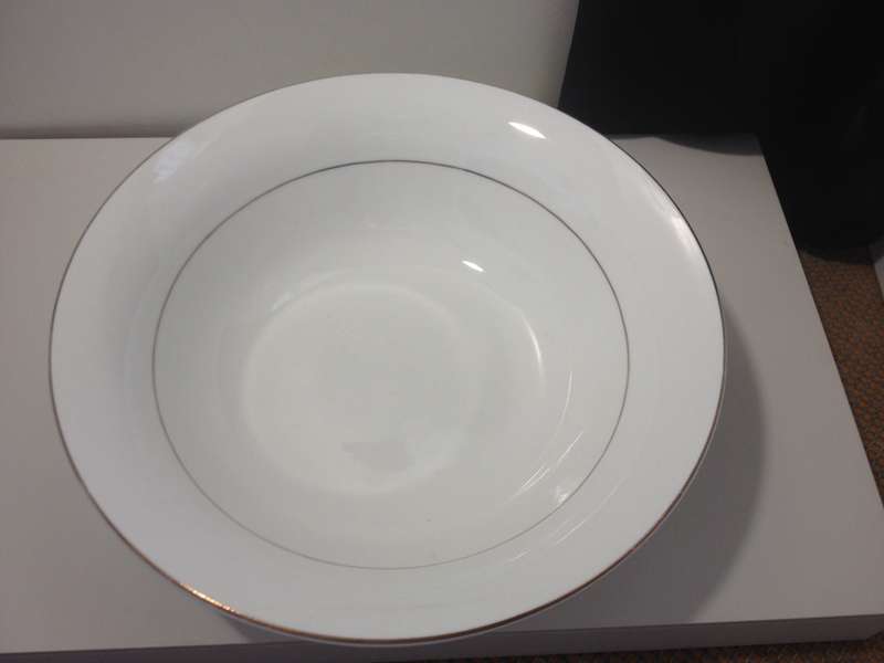 Vintage 9` Serving Bowl - Classic Gold by TIENSHAN Fine China