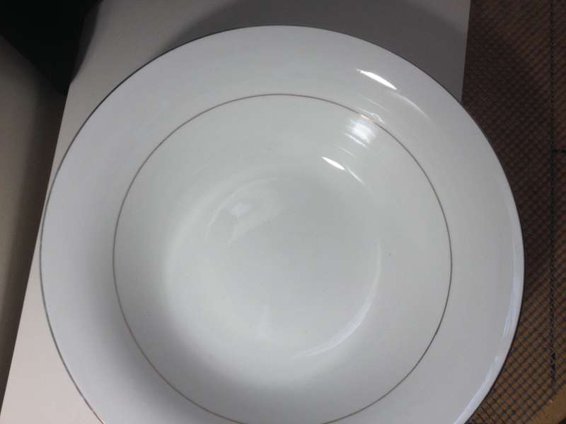 Vintage 9` Serving Bowl - Classic Gold by TIENSHAN Fine China