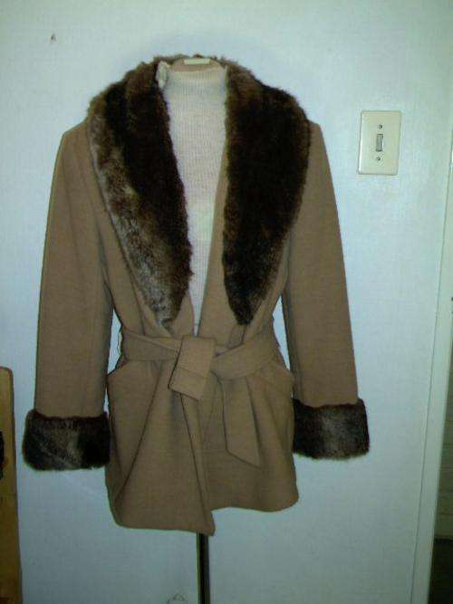 LIKE NEW ZARA INTERNATIONAL COAT SIZE 8