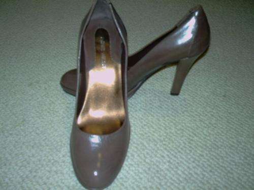 NINE WEST BROWN COURT HEELS SIZE 3