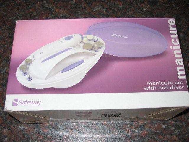 Safeway Manicure Set