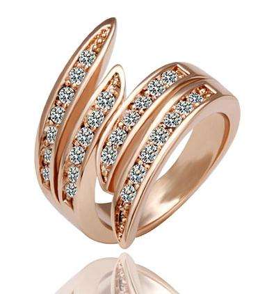 Fashion Jewelry Beautiful 18K GOLD PLATED RING!!