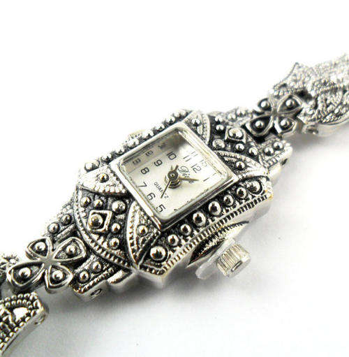 Fashionable Quartz Lady's Watch