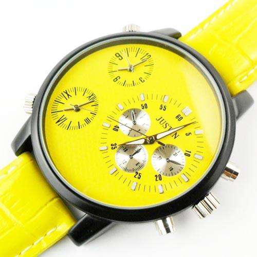 Stylish and Large Metal Case with Leather Band Men's Watch