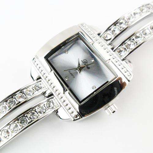 Fashionable Quartz Lady's Watch