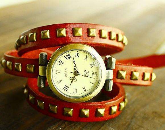 Fashionable Retro Genuine Leather Quartz Lady's Watch