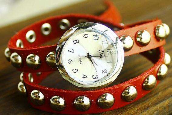 Fashionable Retro Genuine Leather Quartz Lady's Watch