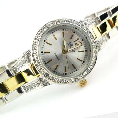 Fashionable Quartz Lady's Watch