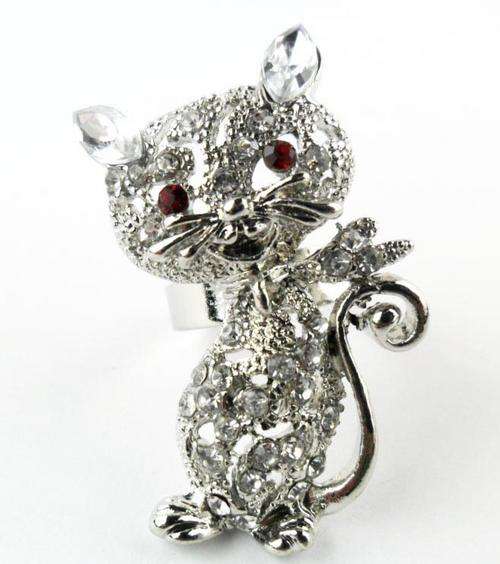 Lovely Lady's Dress Ring !