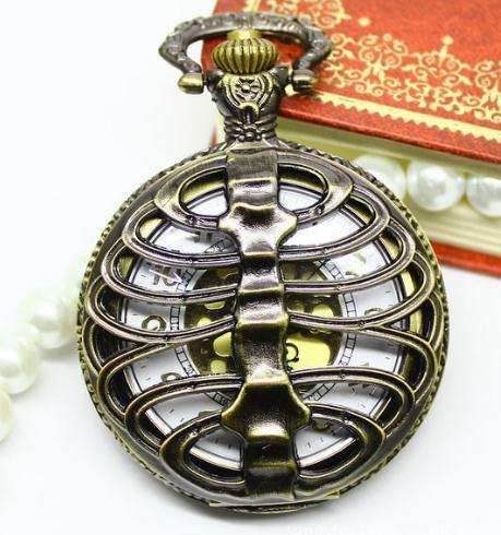 Fashionable Retro Pocket Watch With Chain.