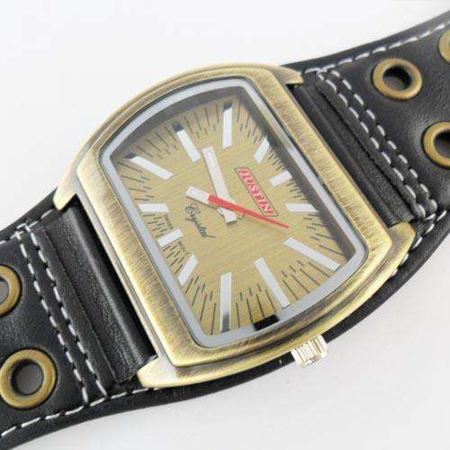 Stylish and Large Metal Case with Leather Band Men's Watch
