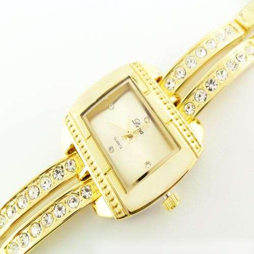 Fashionable Quartz Lady's Watch Two Color Choose From !!!