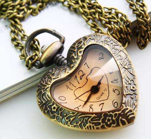 Fashionable Retro Pocket Watch With Chain.
