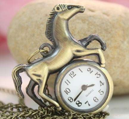 Fashionable Retro  Pocket Watch With Chain.