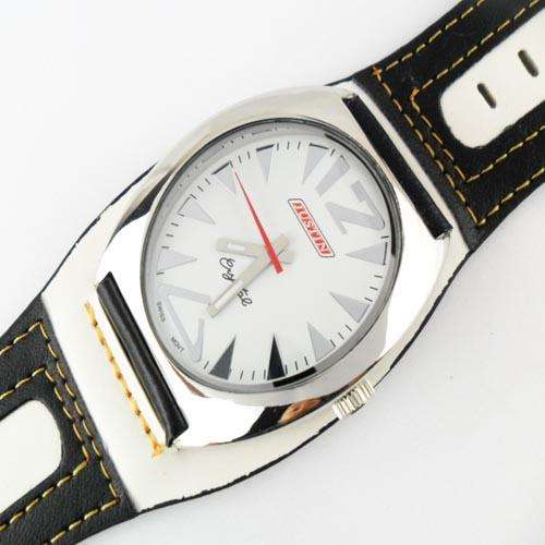 Stylish and Large Metal Case with Leather Band Men's Watch