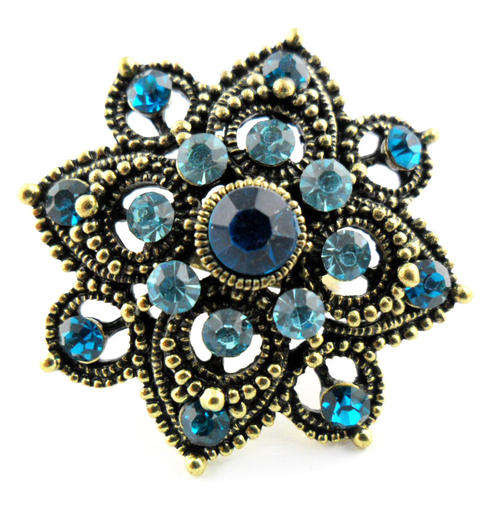 Lovely Lady's Dress Ring !