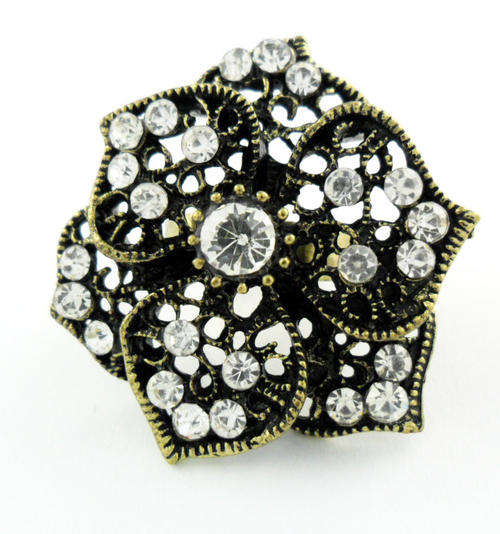 Lovely Lady's Dress Ring !