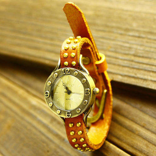 Fashionable Retro Genuine Leather Quartz Lady's Watch