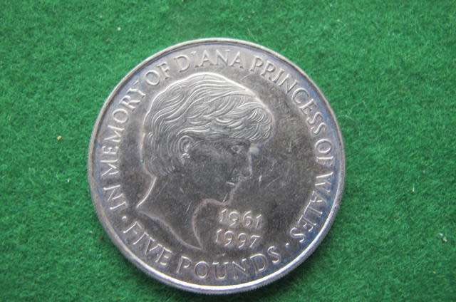GREAT BRITAIN  FIVE POUND COIN 1999 - MEMORY OF DIANA PRINCESS OF WALES 1961-1997