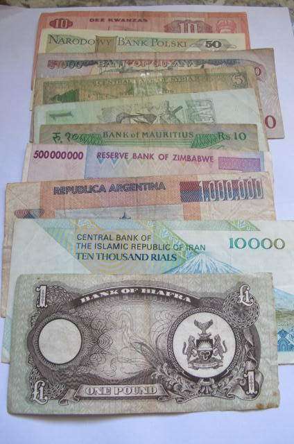 BANKNOTES - LOT OF 10 DIFFERENT INTERNATIONAL BANK NOTES # 5