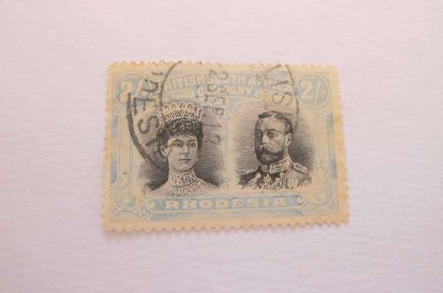 Rhodesia - 1910 Double Heads 2/- used