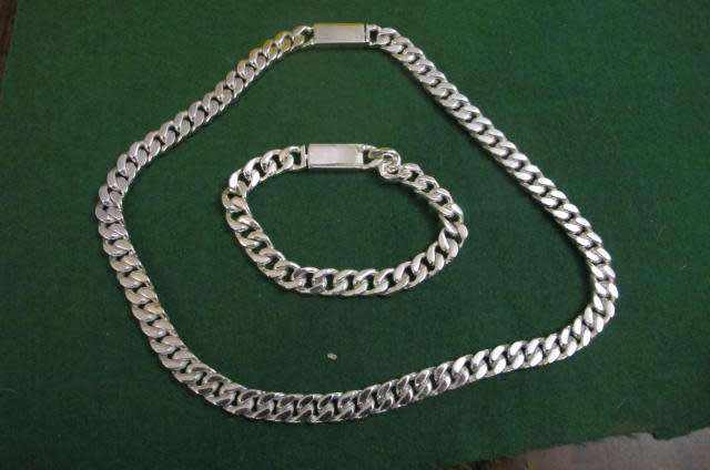Costume Jewellery - Gucci - necklace 51 cms and bracelet 22 cms