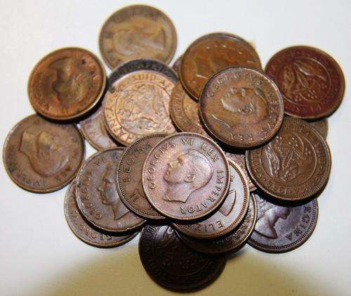 Sunday morning only - Spring Cleaning - lot of 25 farthings!!!!