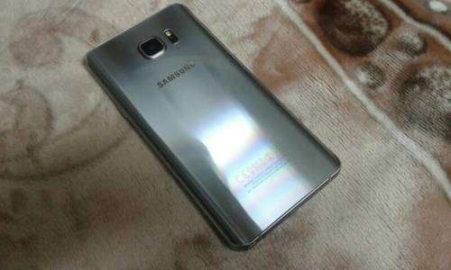 Samsung Galaxy Note 5 Grey