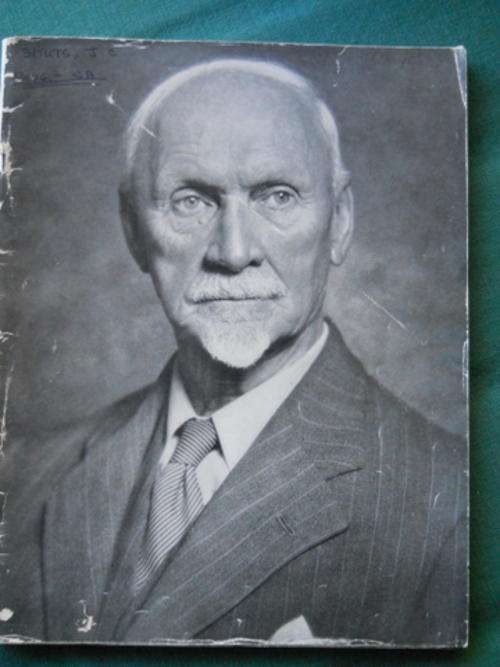 Salute to a Great South African Jan Christiaan Smuts May 24, 1870 - Sept 11, 1950