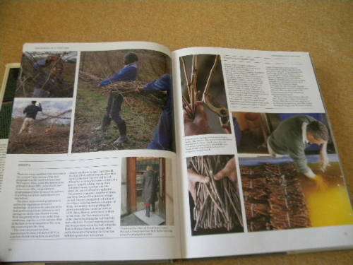 SOUTH AFRICAN WINES Text: John Kench, Phyllis Hands, David Hughes Photography: Cloete Breytenbach